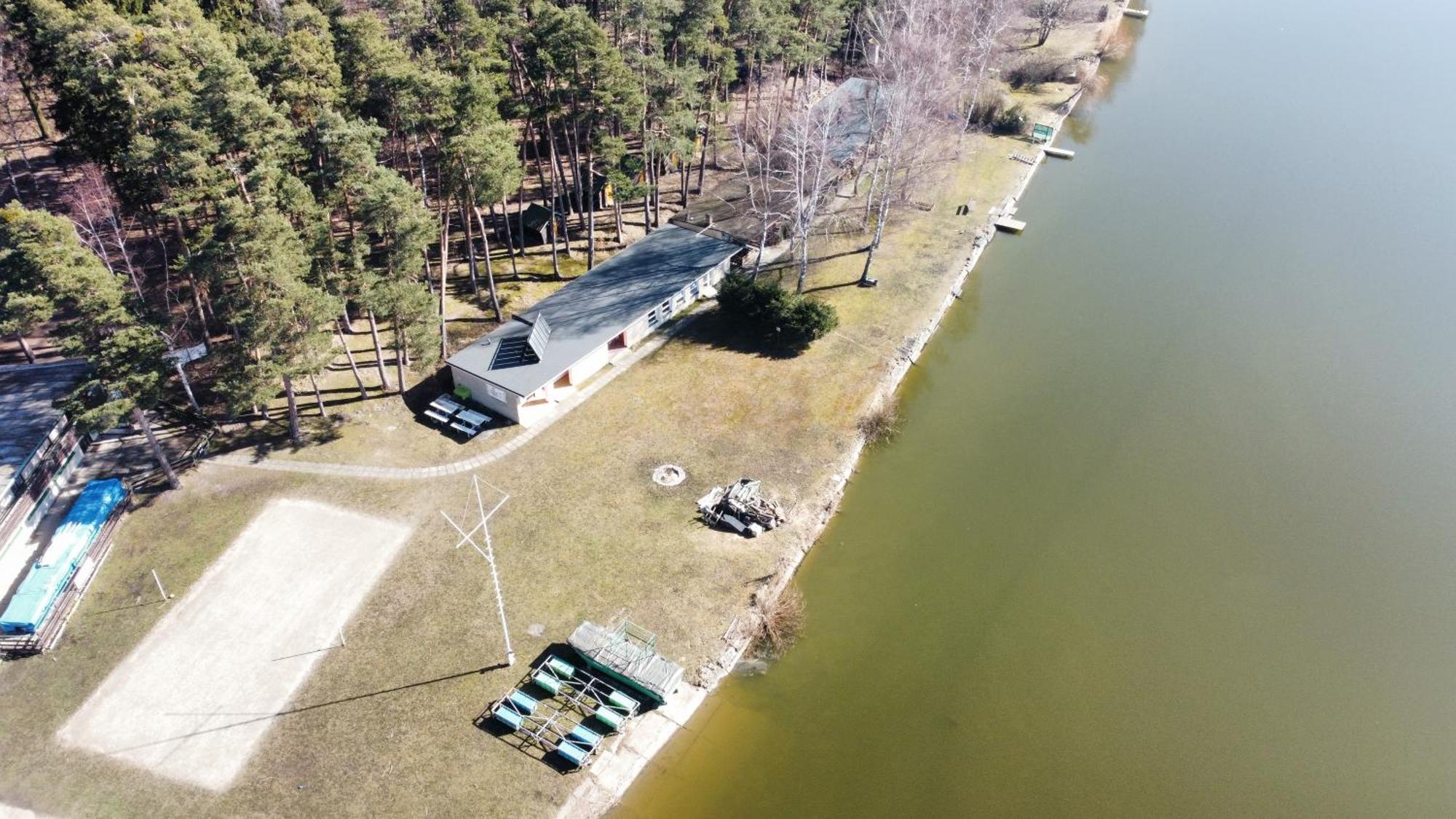 Yacht Club Bezdrev Hotel Hluboká nad Vltavou Buitenkant foto