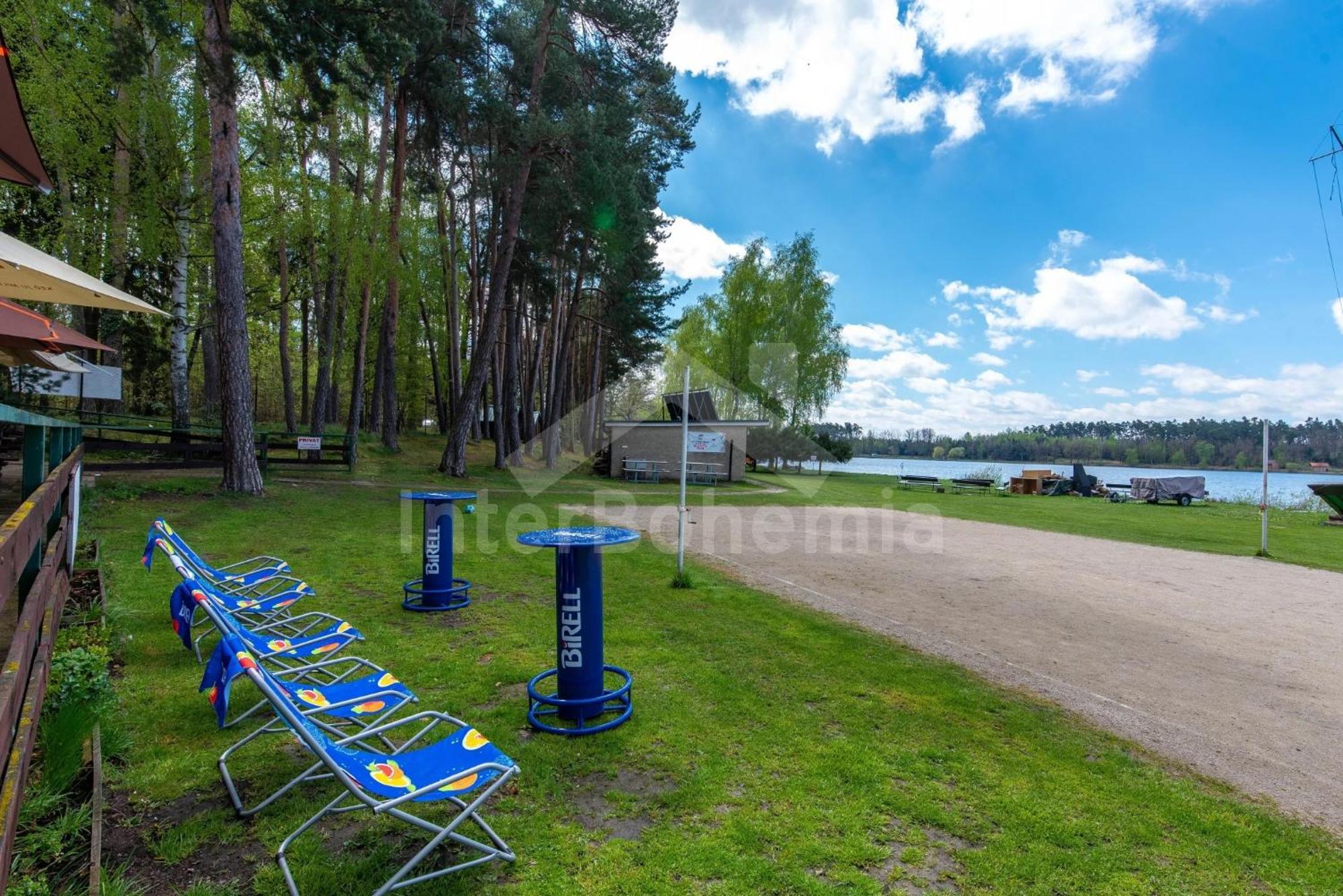 Yacht Club Bezdrev Hotel Hluboká nad Vltavou Buitenkant foto